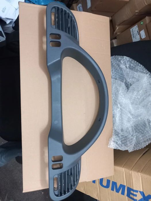 Grila sprinter grila aerisire noua preț per bucata 225lei partea sofer