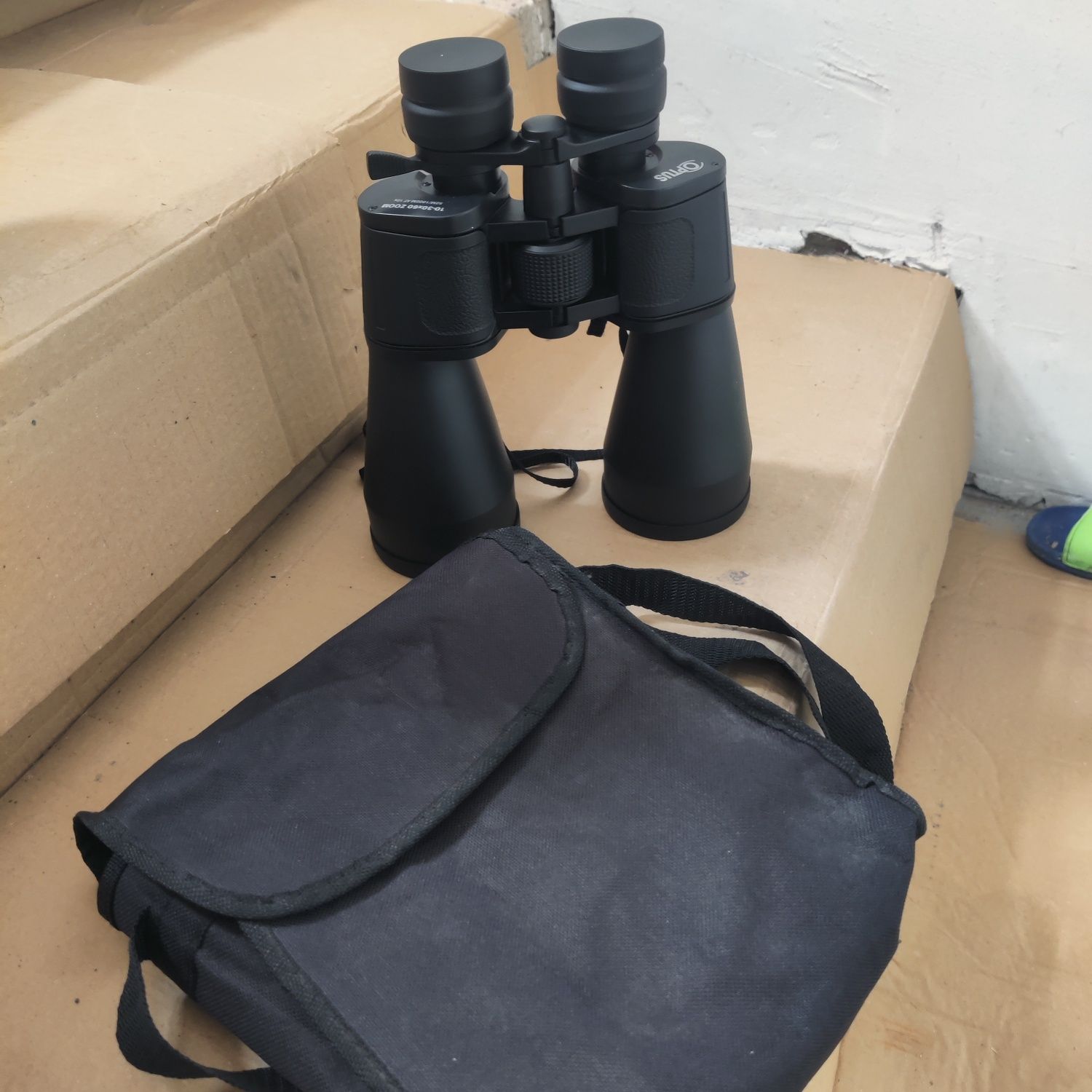 Бинокъл OPTUS 10-30x60 ZOOM 52 м АТ10х