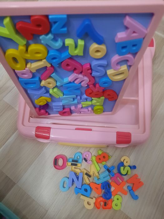 Tabla magnetica cu litere și numere