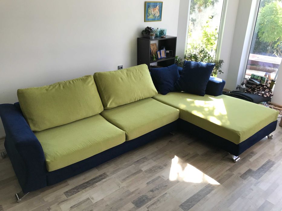 Голям ъглов диван (Г образен ) + табуретка