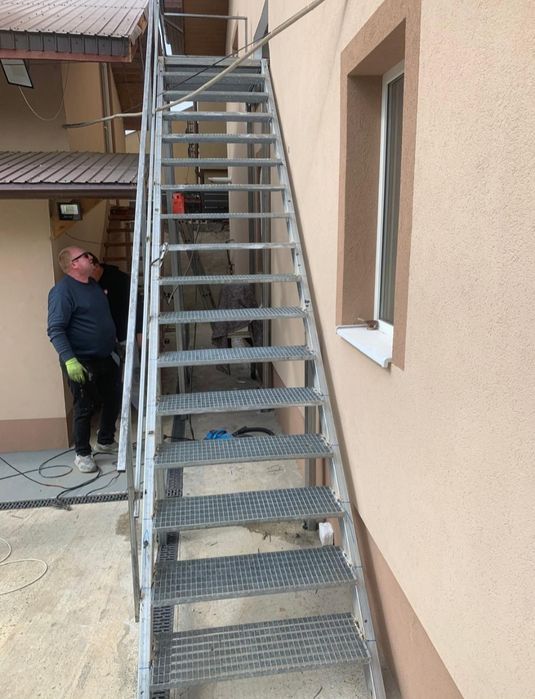 Scări metalice galvanizate