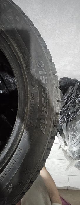 Зимние болон шип пошти новый 215 /55 *17