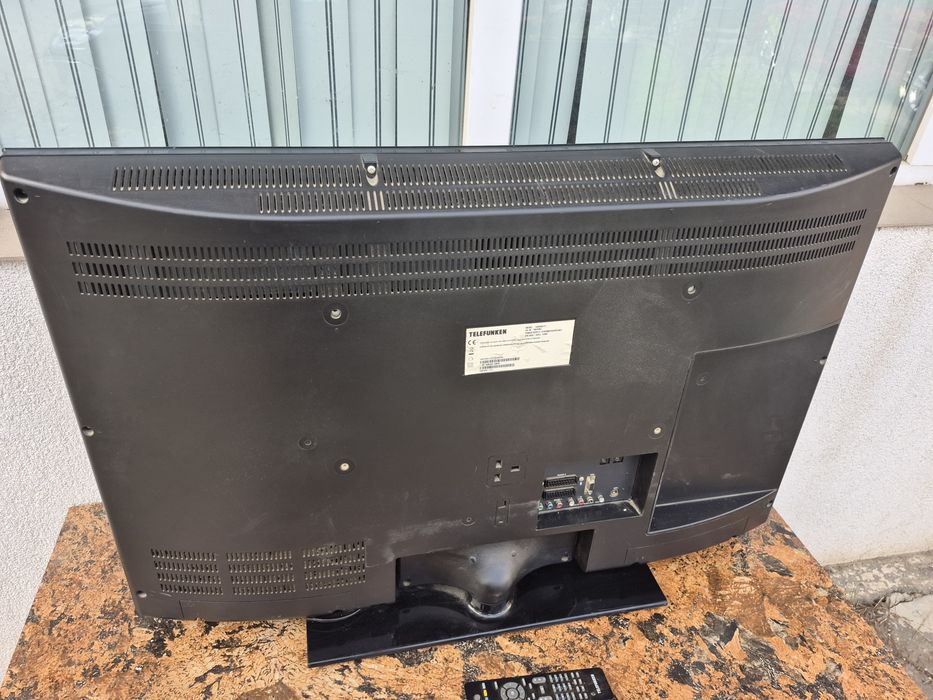 Vând televizor LCD Telefunken model 40 inci 101cm+telecomanda function