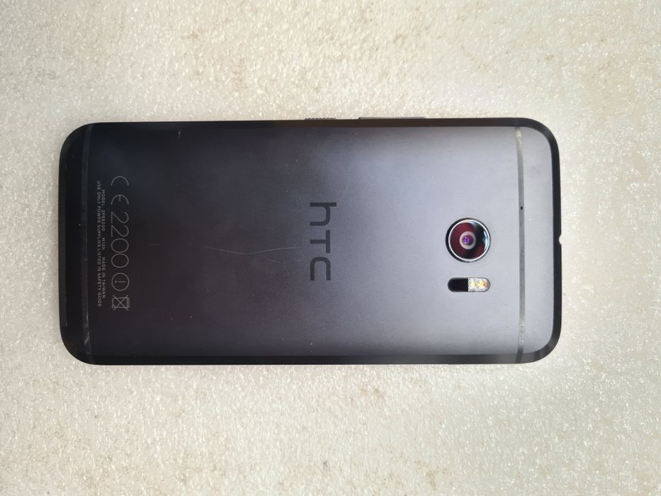 HTC 10 перфектен външен вид.