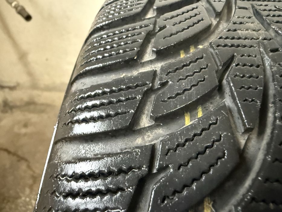 Set roți iarnă 165/65/R14 + capace originale Toyota Aygo