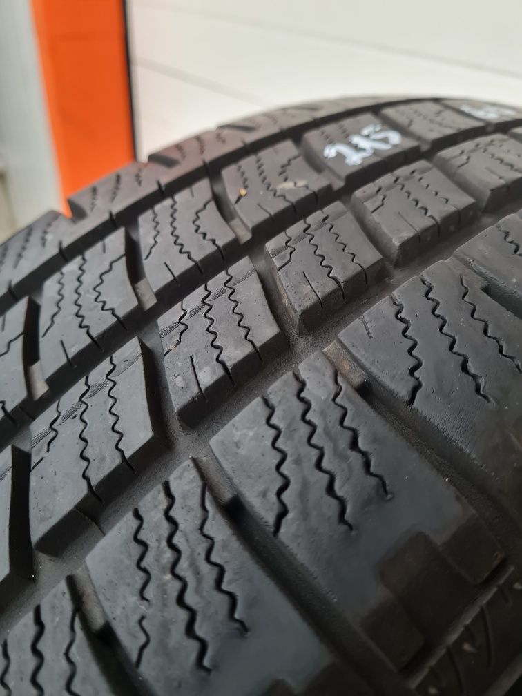 Зимни гуми за Бус 2 броя GOODYEAR  CargoVector 215 60 R17C дот 4319