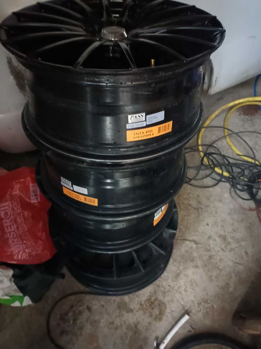 Vind sau schimb cu jante bmw