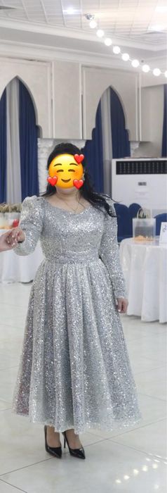 Вечерние платья сшито на заказ