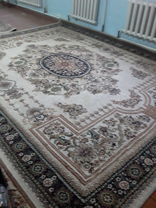 Gilamlar kelishilgan narxlarda sotiladi