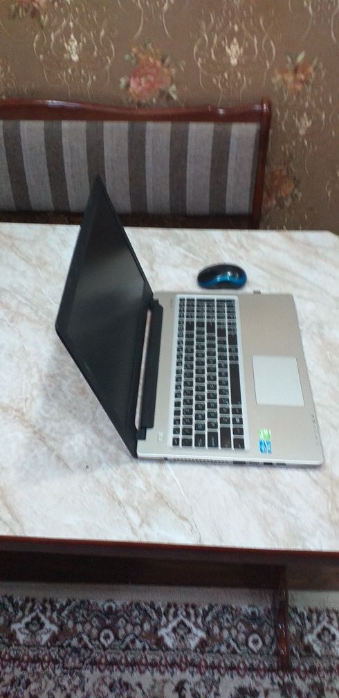 Ноутбук ASUS-SonicMaster