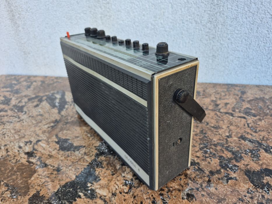 Radio receptor portabil Gloria 4,model RP-1524 - functional 

- radio