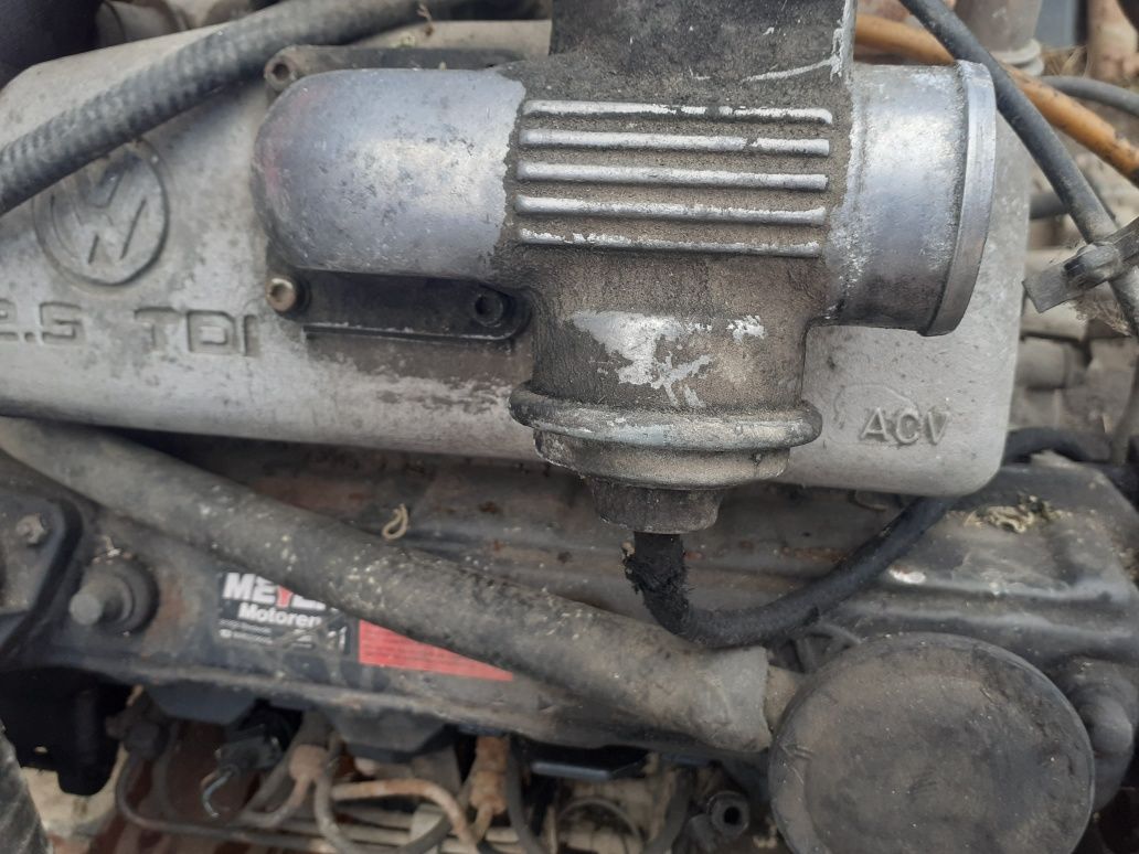 Motor T4 ,capacitate cilindrică 2,5 clasic