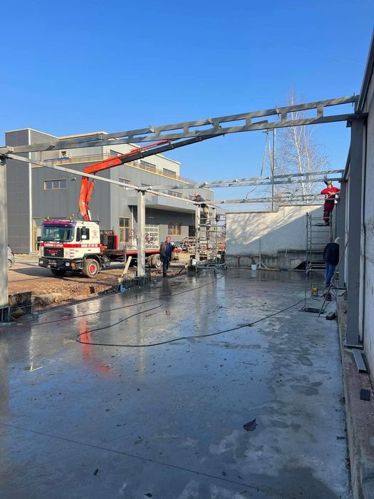 Транспортни услуги - Камион с кран