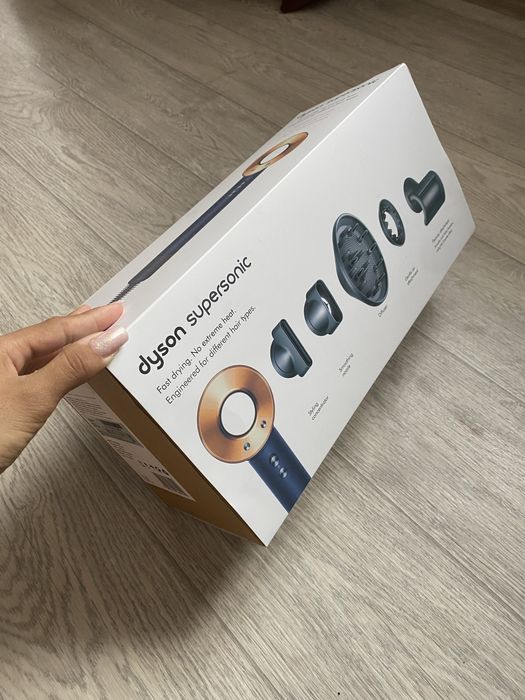 Продам фен Dyson