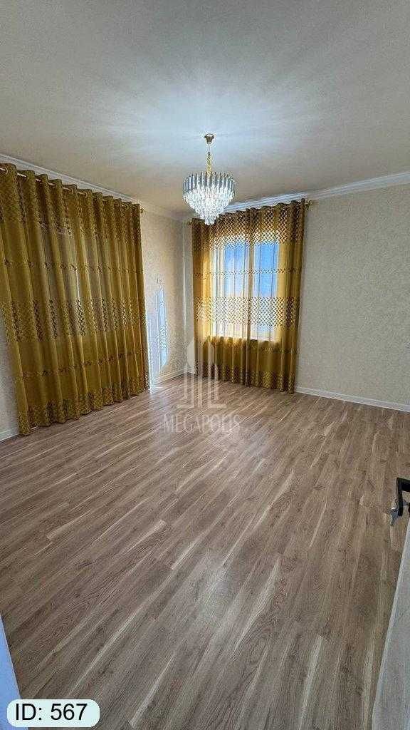 Eski 25-24 avto baza 3 xona kvartira sotiladi