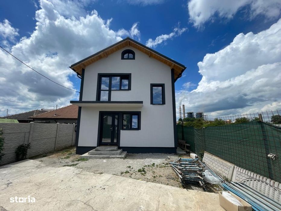 Casa semifinisata P+1 cu 643mp de teren in Bariera Valcii