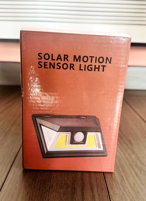 Диодна Соларна LED Градинска лампа с PIR Датчик