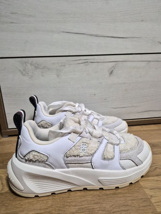 Дамски сникърси на различни марки