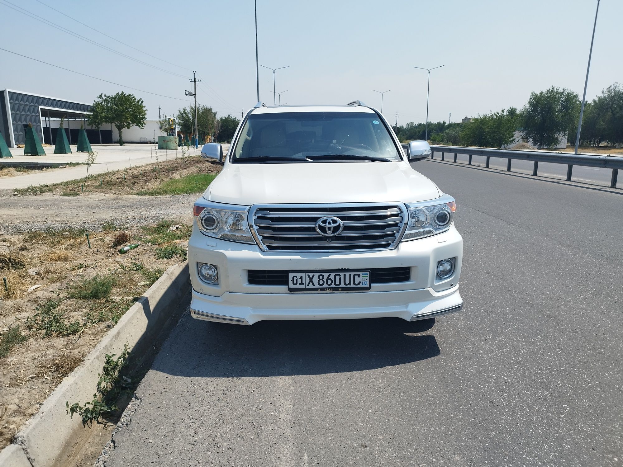 Land cruiser 200 sotiladi srochna
