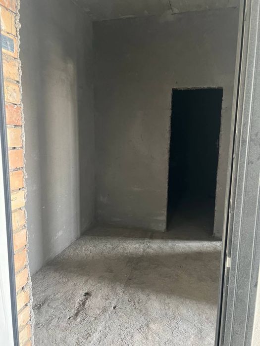 Kvartira sotiladi sergelida bobur maxalla 1/4/4 40 m2