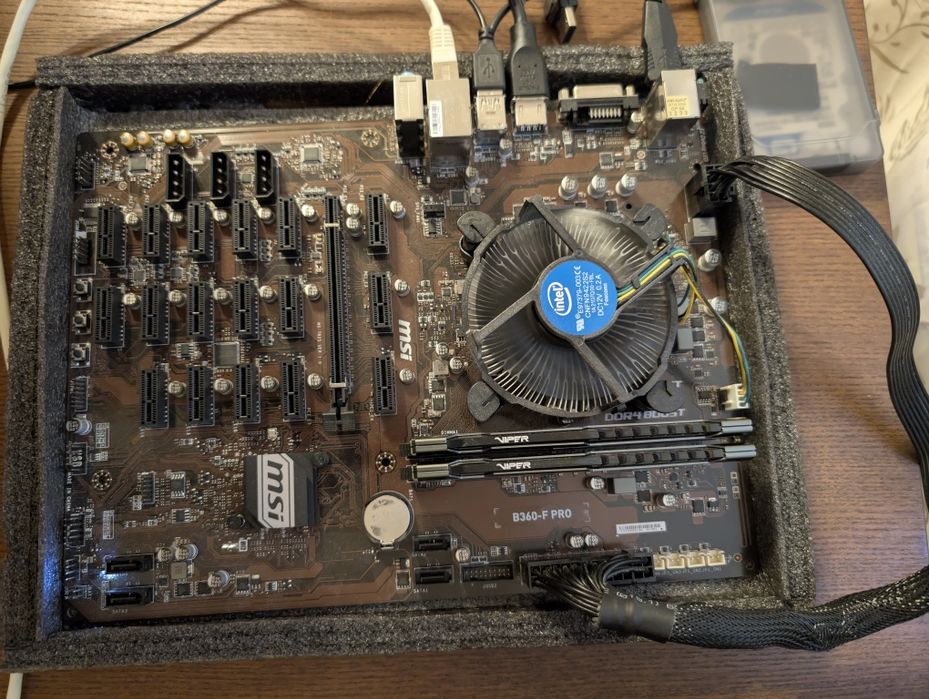 Placa de baza MSI B360-F PRO cu CPU Intel i3-9100