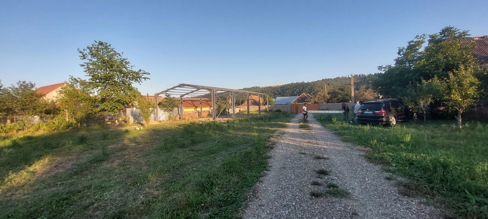 Hale metalice confecționate din ipe din heia