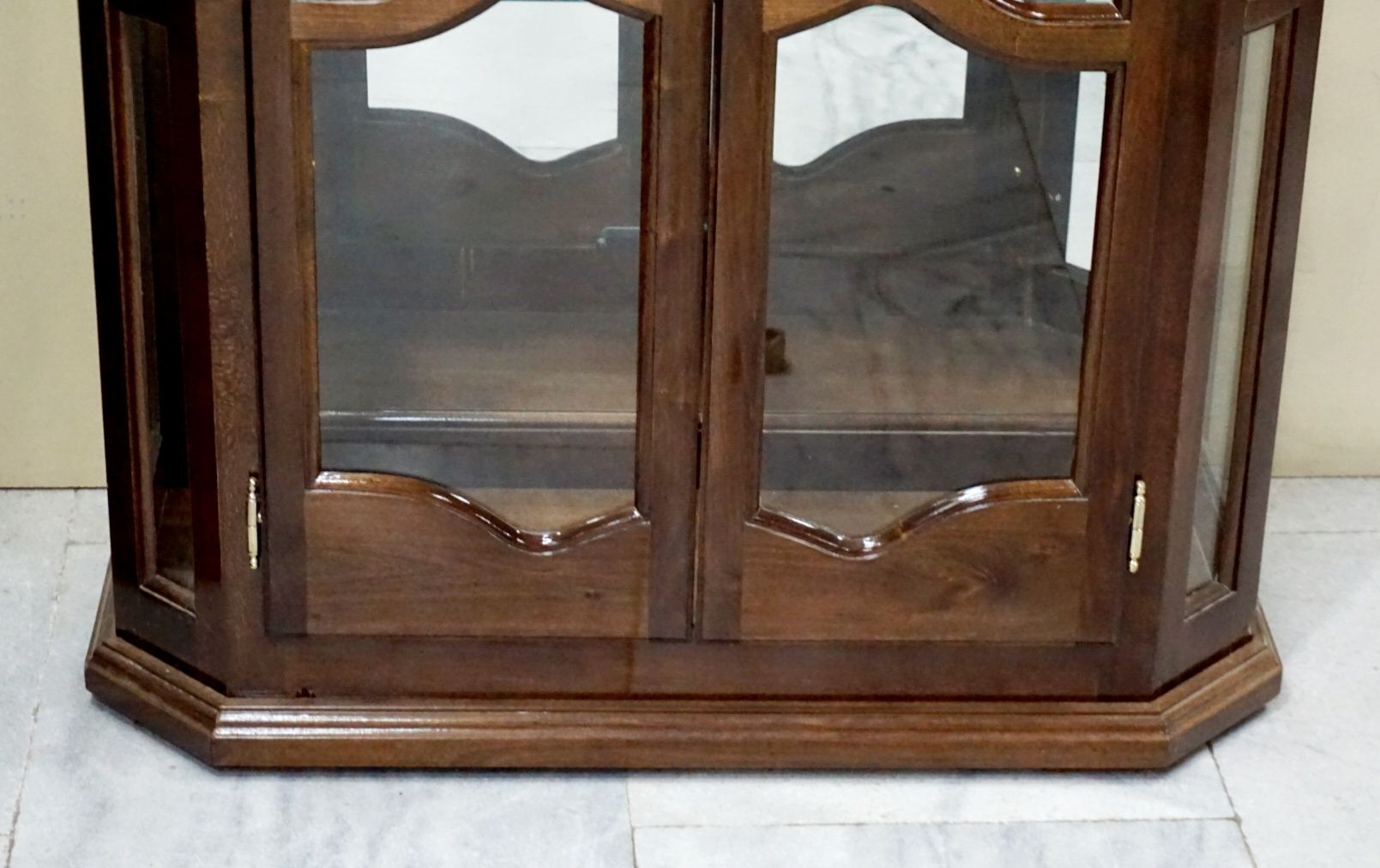 Двойна витрина ЛУКС със осветление Мебели РУМ Кремиовци