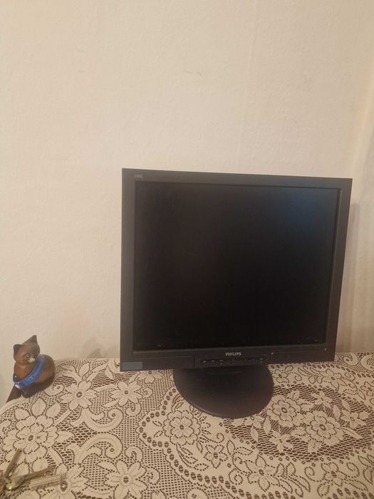 Philips 190S8FB/00 – 19" LCD монитор (1280×1024, VGA + DVI)