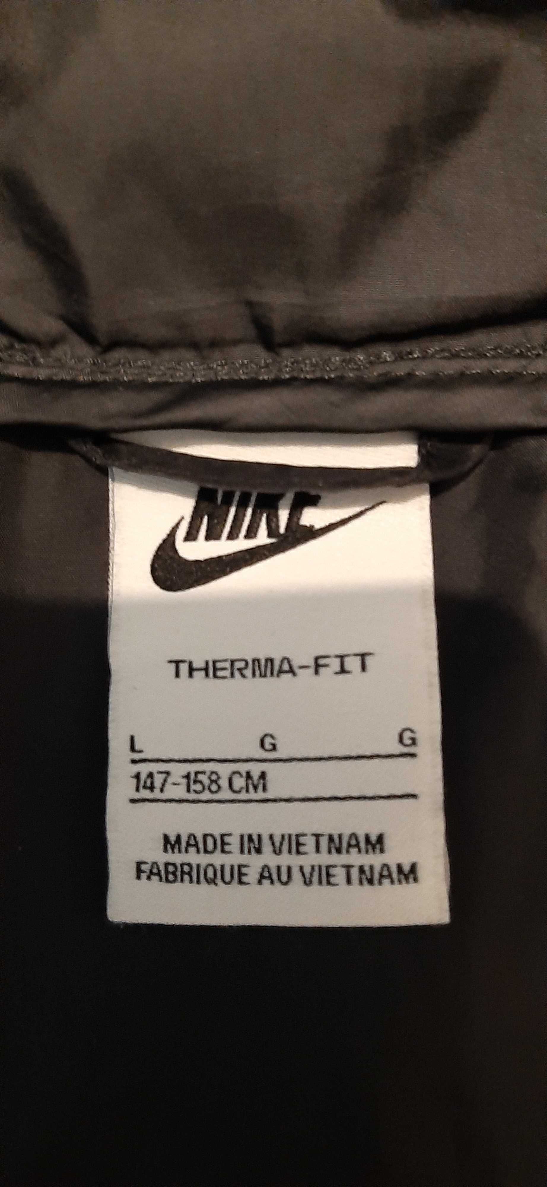Детско-юношеско зимно яке NIKE