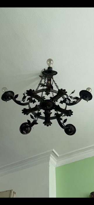 Полилей ковано желязо