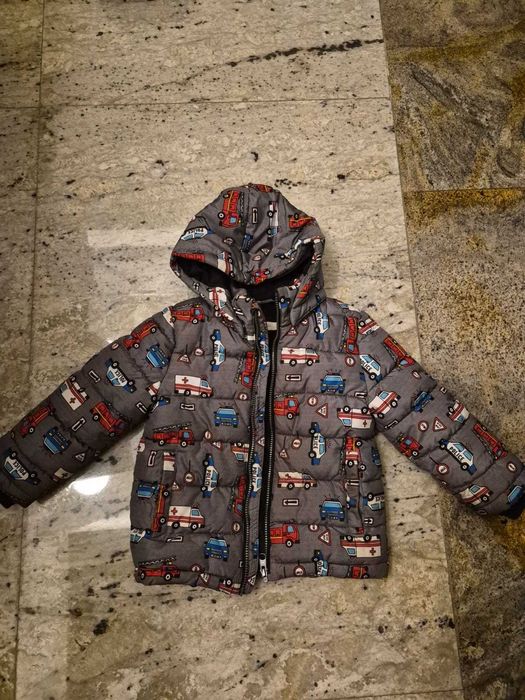 Vand geaca de iarna pentru copii, marimea 110 (4-5A).