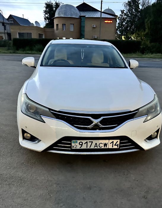 Toyota Mark X 2012 год