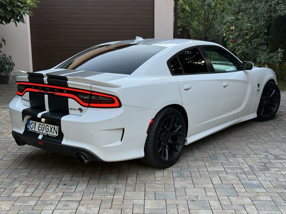 Dodge Charger SRT Hellcat HEMI 717CP