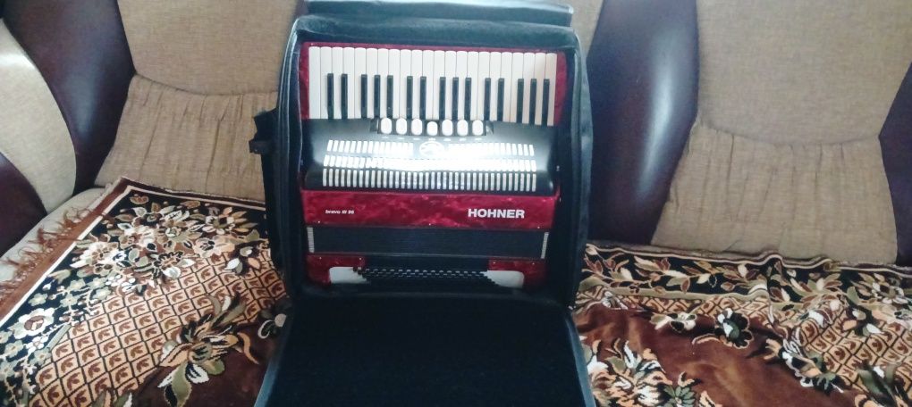 Hohner bravo 3-96 Bași-Eventual Schimb