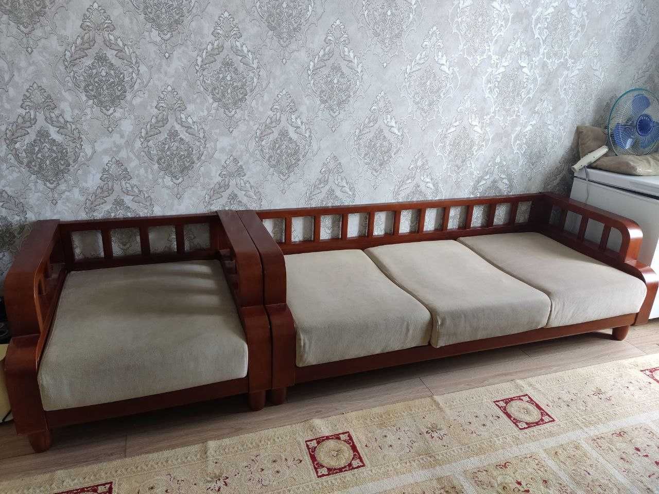 Диван и кресло из качественного дерево. Сделано в Китае.