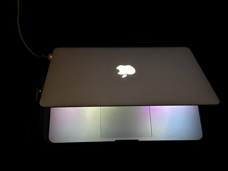 Mac Book Pro Retina 13 inch I5