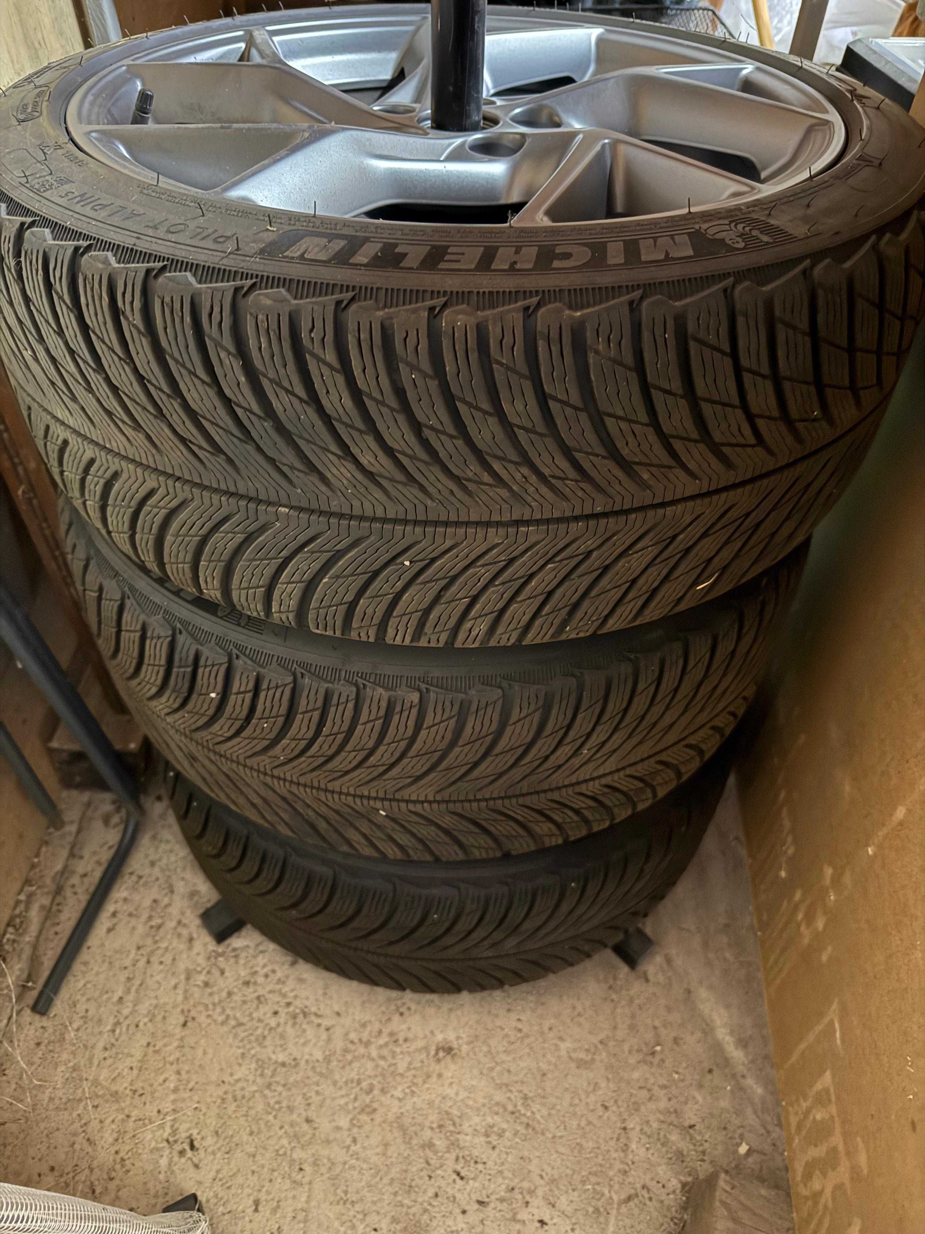 Roti de iarna complete Ford Focus ST Mk.4 18"