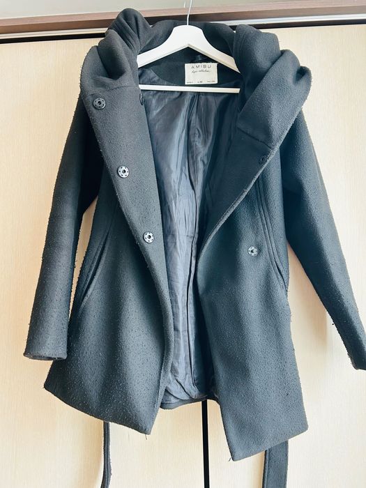 Палто с качулка и колан