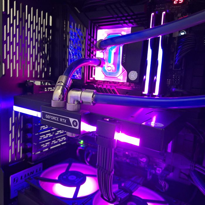 Asus ROG Strix RTX 4090 OC + EK Quantum Vector2 с гаранция