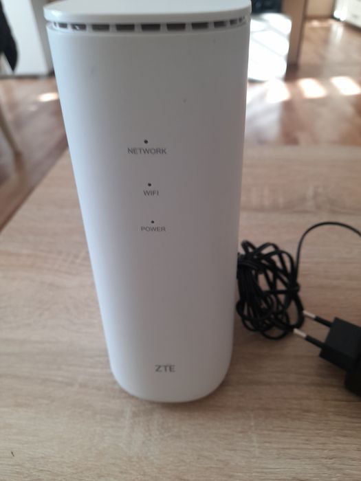 Рутер ZTE работещ