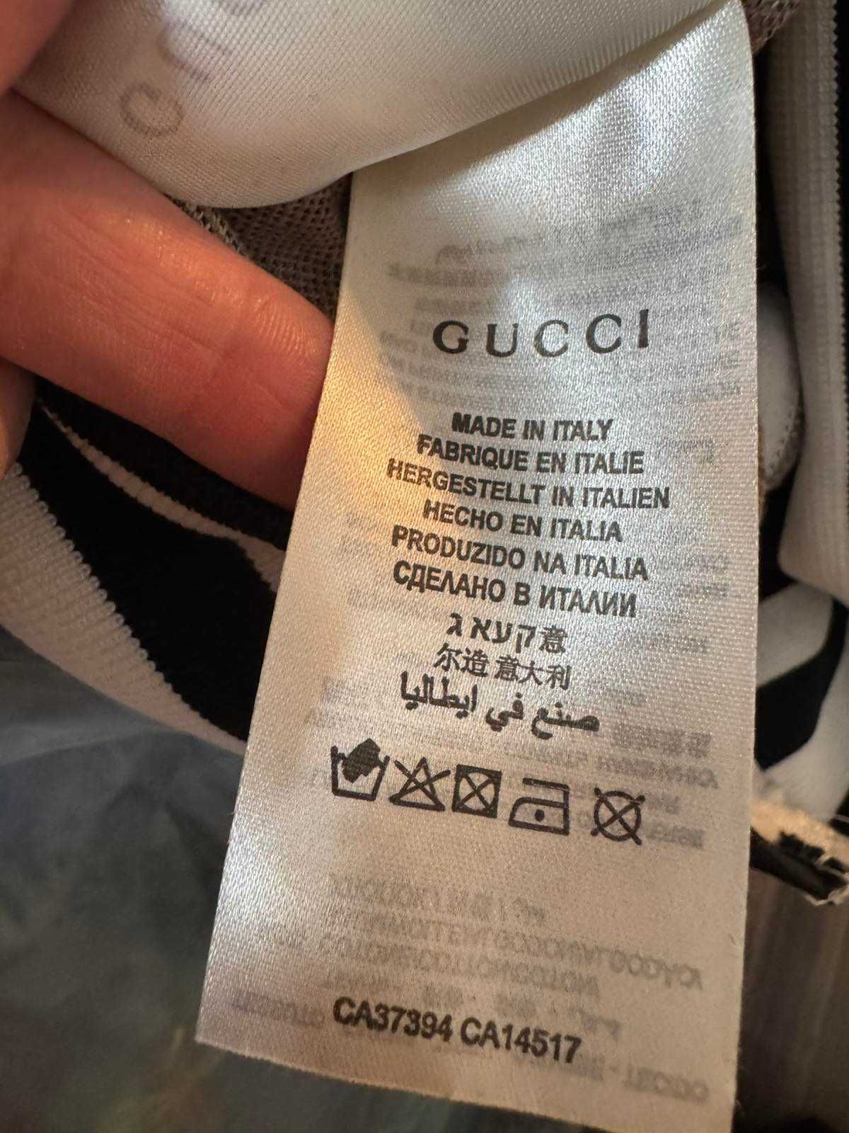 Gucci-Оригинален чисто нов мъжки комплект S размер