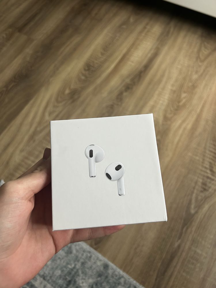Airpods 3 sigilate in cutie