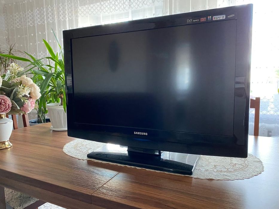 Телевизор  Samsung