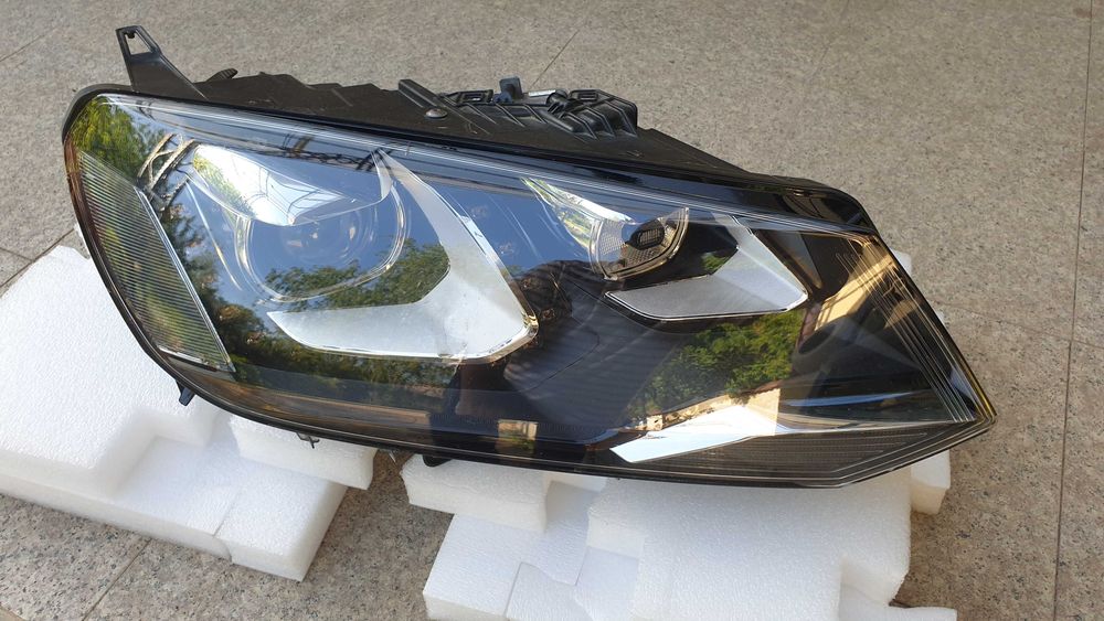 VW Touareg 7P(2012)Faruri originale bi-xenon echipate