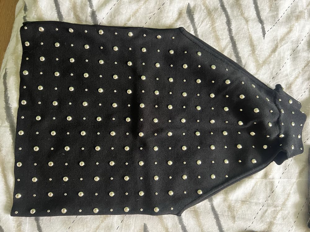Дамски черен потник с капси “Zara”.