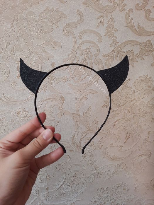 Тематический ободок с рожками