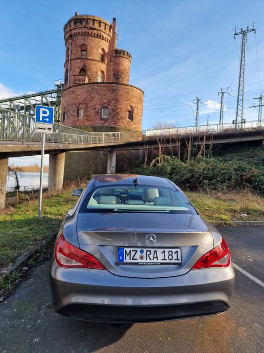 Mercedes-Benz CLA 200 CDI an 2014– Panorama, Automată, 

Mașina este