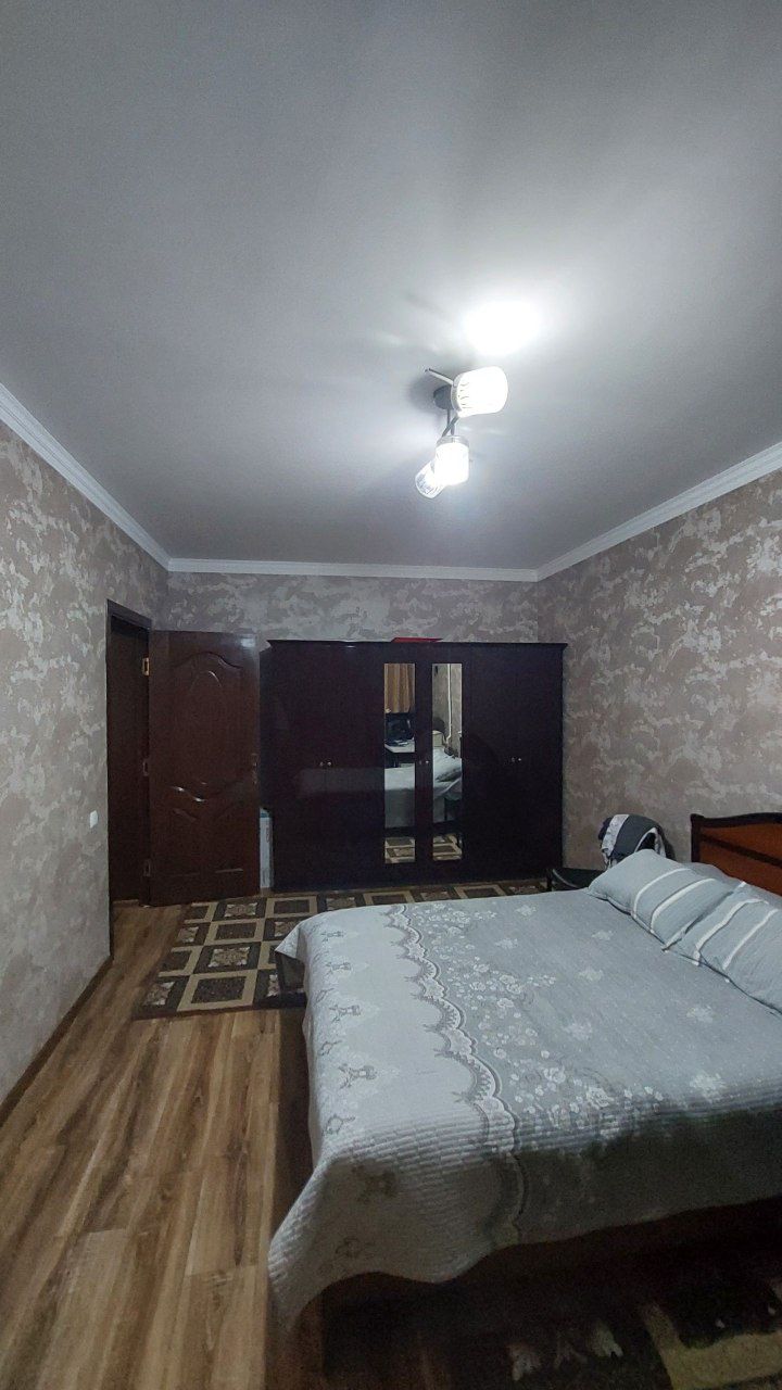 Продаю 3-х комнатную квартиру Сергели 8, метро 4 бекат