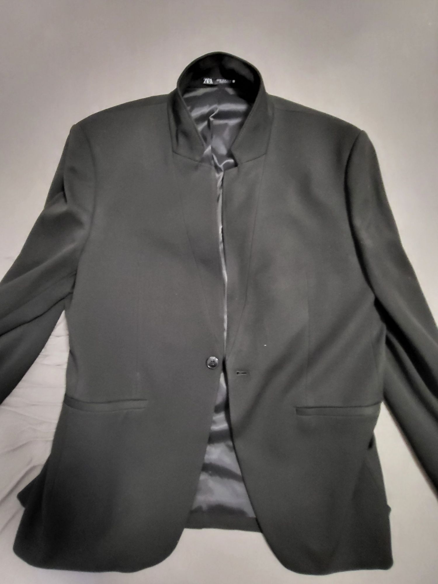 Sacou bărbătesc Zara cu un nasture, mărimea 54, croiala Slim
