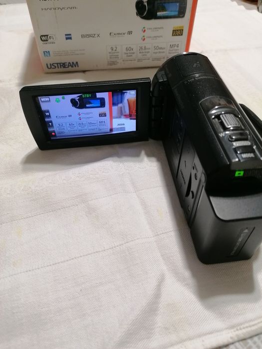 Видеокамера  SONY , СОНИ с батерия и чантичка.